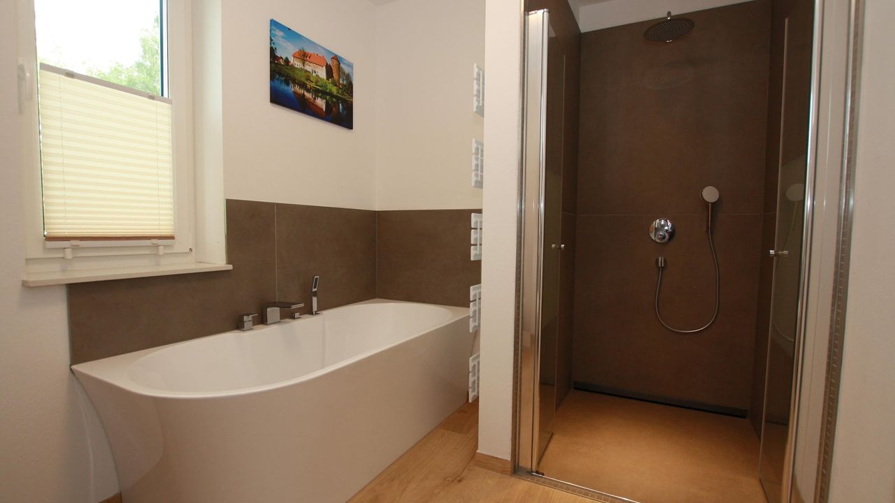 BathRoom BathRoom